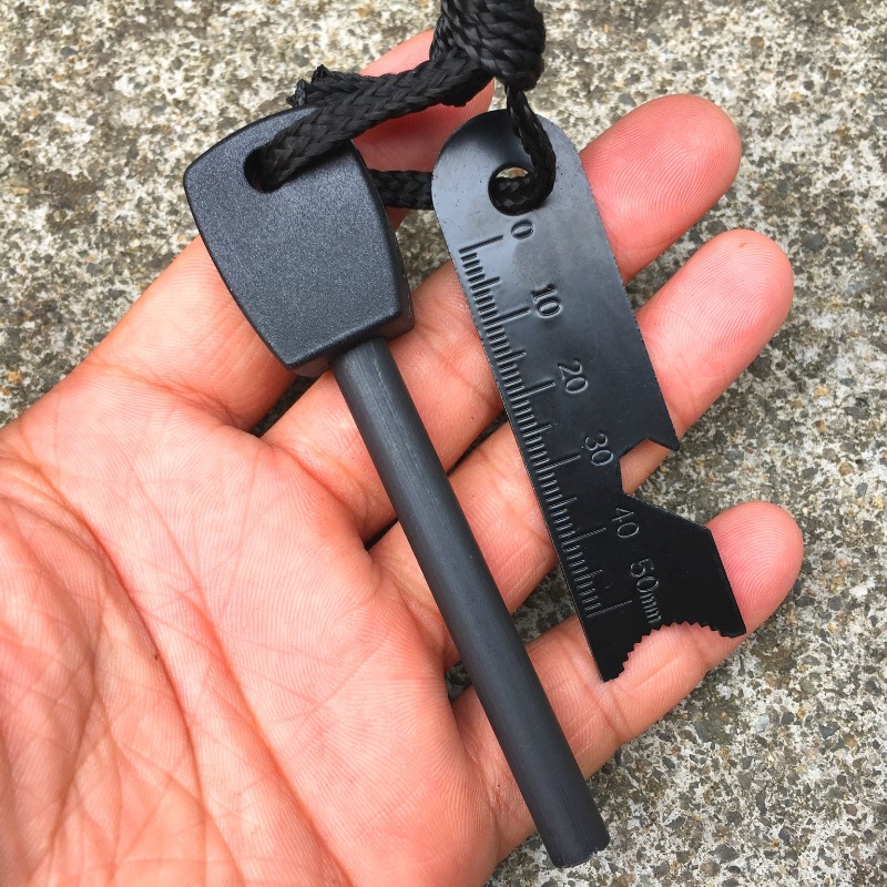 Zestaw do rozpalania ognia na  – Ferro Rod Striker recenzja i cena